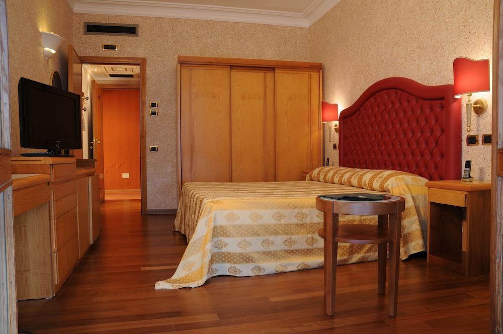 Grand Hotel Ambasciatori Wellness & Spa Chianciano Terme Exterior photo